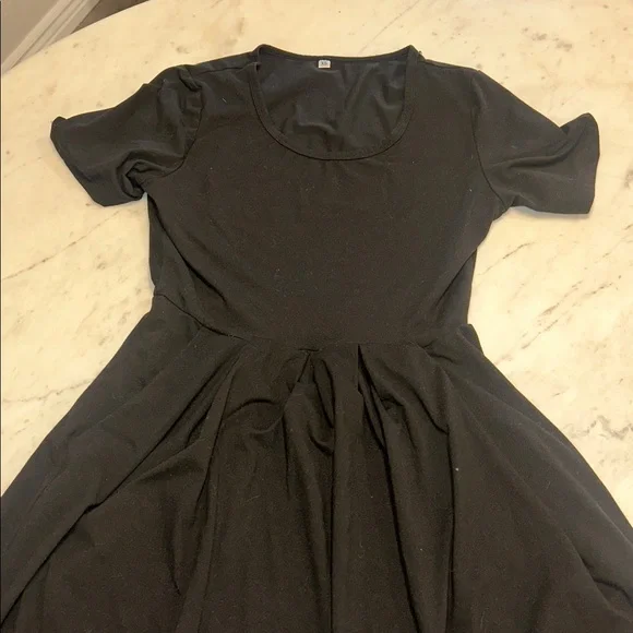 Classic Black Short-Sleeve Fit & Flare Dress with pockets size XS - Picture 2 of 7